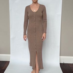 //SOLD// Superfoxx Ribbed brown knit long dress sleeves button detail. Size XS